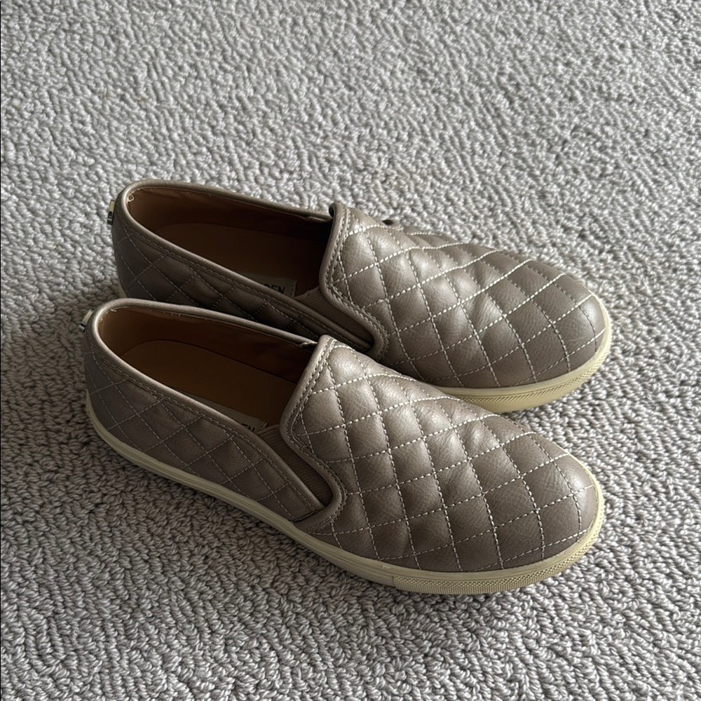 Steve Madden Women's Ecentrcq Sneaker